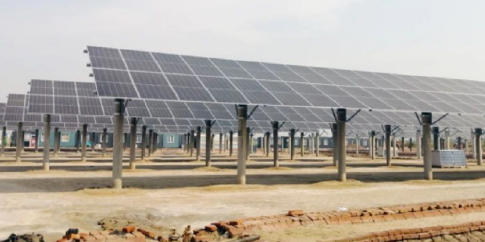 desierto de la estación de energía solar