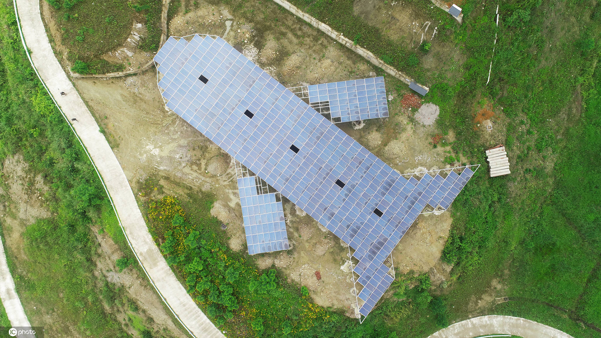 %22Avión%22 Estación de energía solar en el distrito de Liangping, Chongqing